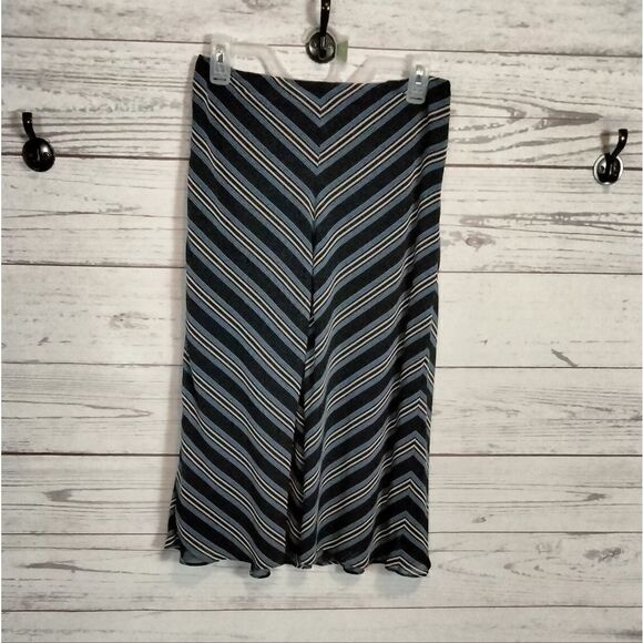 "East 5th" woman's skirt  - Picture 1 of 6